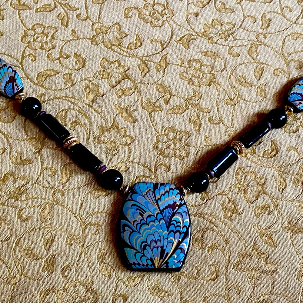 VTG Lee Sands Black onyx beaded necklace,onyx pendant, gold/turquoise lacquer - Picture 8 of 11